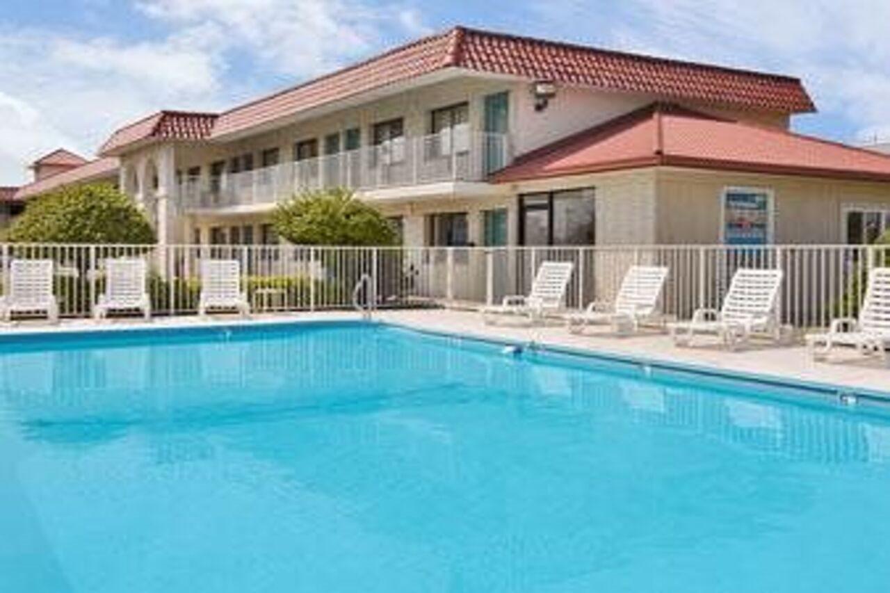 Rodeway Inn Sandusky Exterior photo