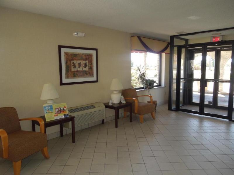 Rodeway Inn Sandusky Exterior photo